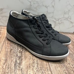 Dansko Onyx - Black Milled Nubuck